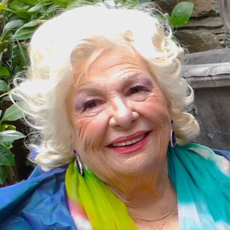 Renee Taylor